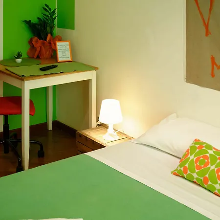 인퍼펙트 룸 센트럴 스테이션 B&B 3*