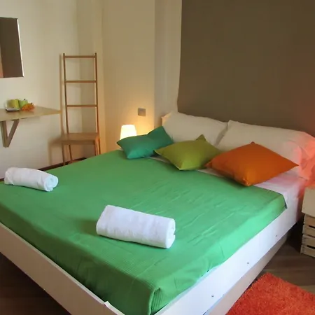 인퍼펙트 룸 센트럴 스테이션 B&B 3*